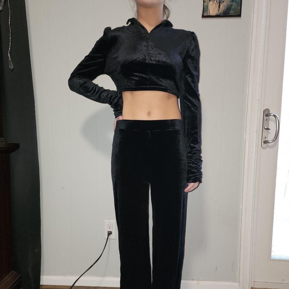 NWT Dolls Kill Sexy , Soft Velor Crop Top And Pant Set - Picture 9 of 9